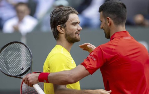 开云体育入口 - 德约科维奇遭遇三连败，公牛教练面临压力！